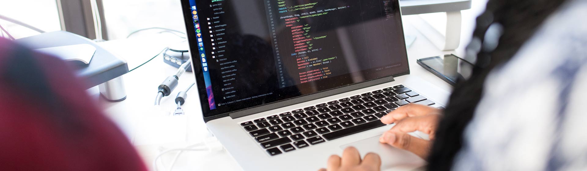 image-banniere-parcours-formation-preparation-developpement-web-front-end_doranco-ecole-multimedia-web-informatique-reseau